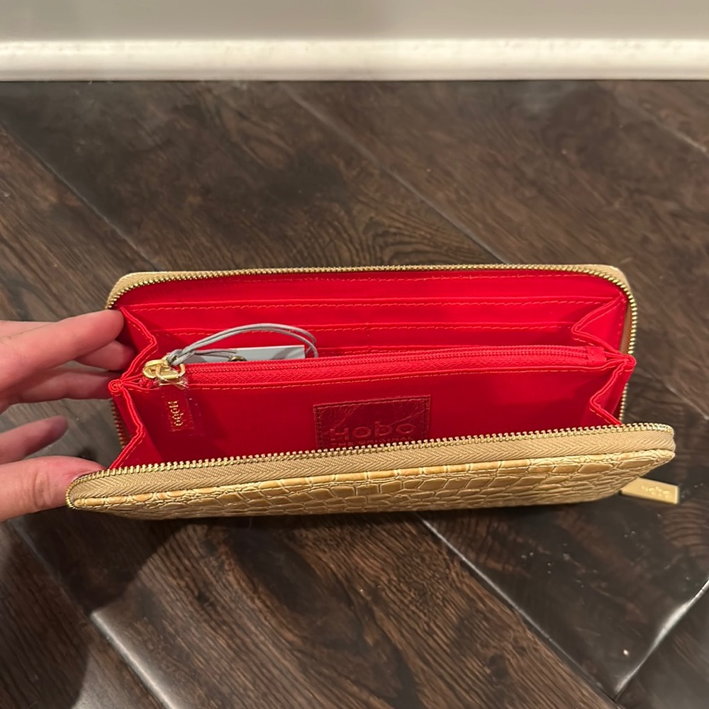 HOBO Ines Wallet/Clutch - Picture 3 of 8